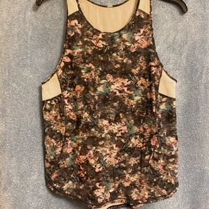 Lululemon tank size 6